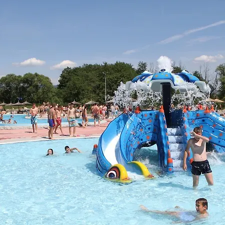 قرية إتنو كارداتشي منتزه العطل 4*