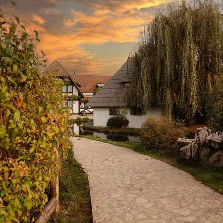 Etno Village Cardaci Ferienpark 4*